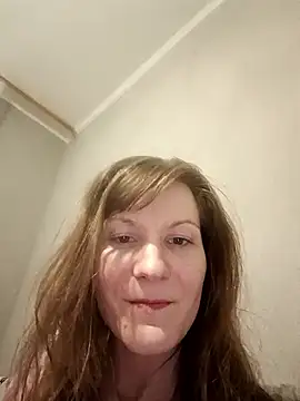 Snapshot of AnnieNet chatting on April 30, 9:08 pm AnnieNet online show from April 30, 9:08 pm