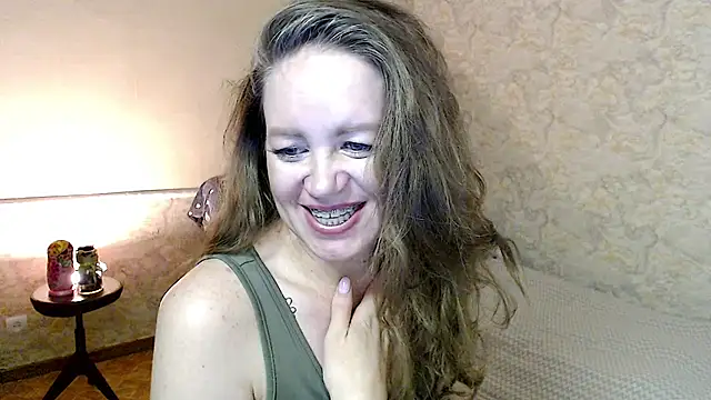 Snapshot of Fern_Lust chatting on June 11, 4:48 pm Fern Lust online show from June 11, 4:48 pm