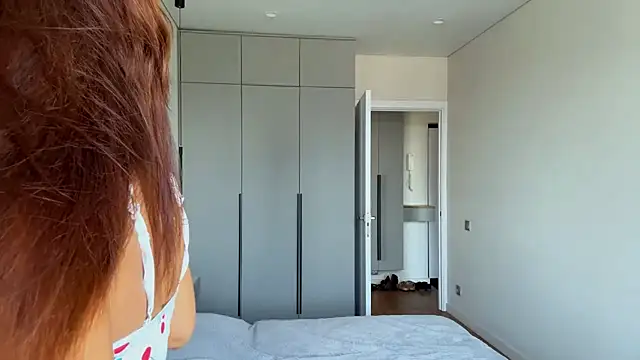 MelindaReny online show from May 20, 8:11 am