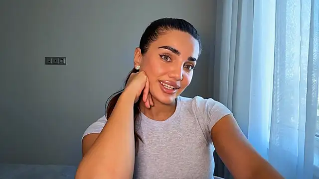 MelindaReny online show from April 22, 2:35 pm
