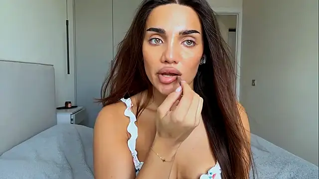 MelindaReny online show from May 28, 9:06 am