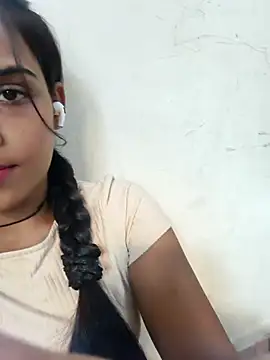 Snapshot of Dimple-Shah chatting on July 6, 11:50 am Dimple-Shah online show from July 6, 11:50 am