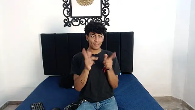 SinBoy  online show from April 19, 11:11 am