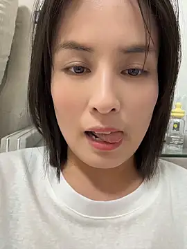 Snapshot of Faye-baby chatting on June 14, 2:40 pm Faye-baby online show from June 14, 2:40 pm