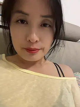 Snapshot of Faye-baby chatting on June 2, 3:01 pm Faye-baby online show from June 2, 3:01 pm