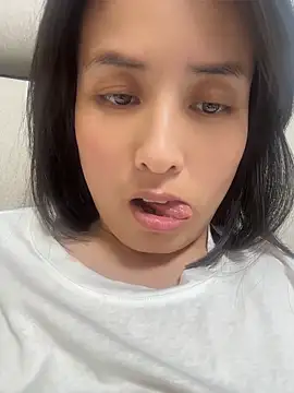 Snapshot of Faye-baby chatting on June 17, 3:55 pm Faye-baby online show from June 17, 3:55 pm