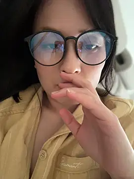 Snapshot of Faye-baby chatting on April 24, 2:02 am Faye-baby online show from April 24, 2:02 am