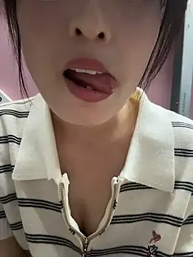 Snapshot of Faye-baby chatting on June 20, 5:34 am Faye-baby online show from June 20, 5:34 am