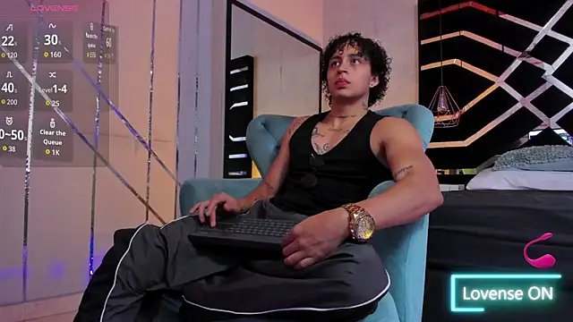 Snapshot of JayTaylorr chatting on June 12, 11:41 am JayTaylorr online show from June 12, 11:41 am