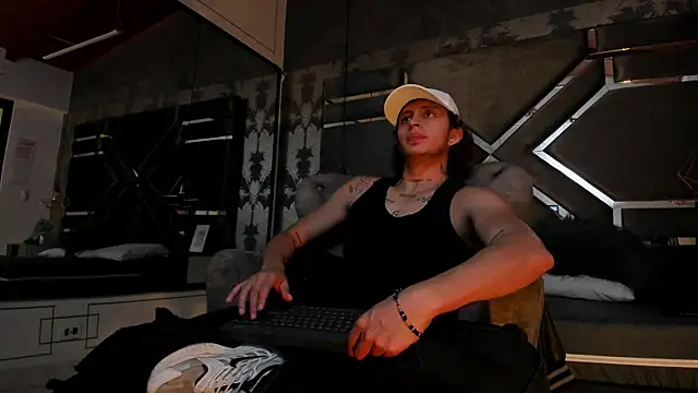 JayTaylorr online show from April 23, 12:29 pm