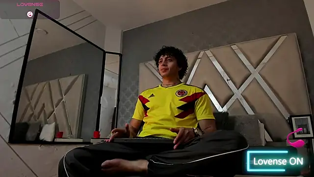 Snapshot of JayTaylorr chatting on June 26, 7:20 pm JayTaylorr online show from June 26, 7:20 pm