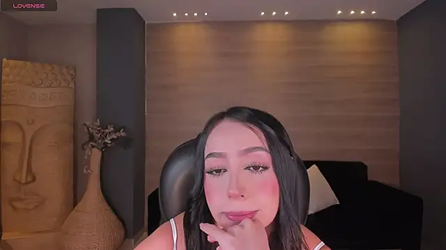 PaulineSanz online show from May 28, 7:42 pm