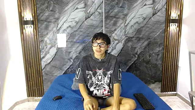NoahWalker   online show from April 21, 11:06 am