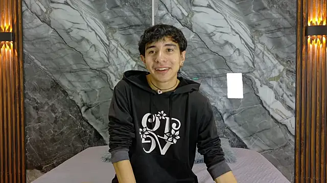 NoahWalker   online show from May 14, 11:18 am