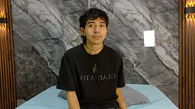 NoahWalker   online show from May 24, 10:59 am