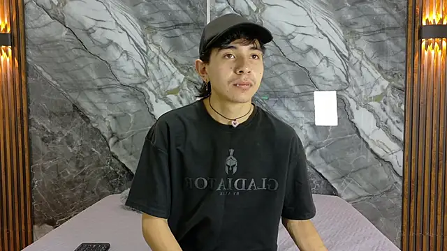 NoahWalker   online show from May 8, 11:03 am