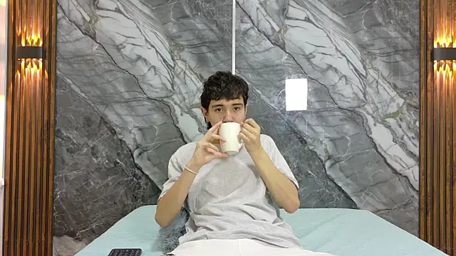 Snapshot of NoahWalker__ chatting on July 15, 11:28 am NoahWalker online show from July 15, 11:28 am