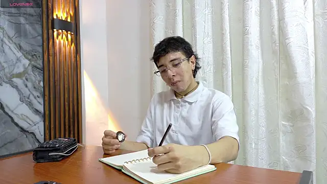 Snapshot of NoahWalker__ chatting on July 9, 11:31 am NoahWalker online show from July 9, 11:31 am