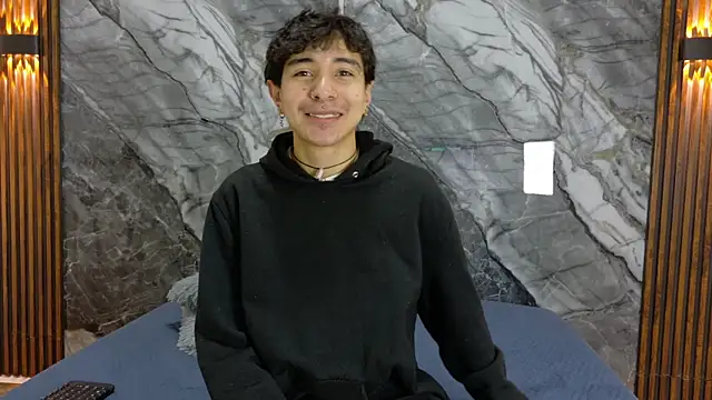 NoahWalker   online show from May 18, 11:04 am