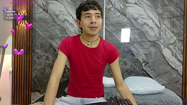 Snapshot of NoahWalker__ chatting on July 6, 11:06 am NoahWalker online show from July 6, 11:06 am