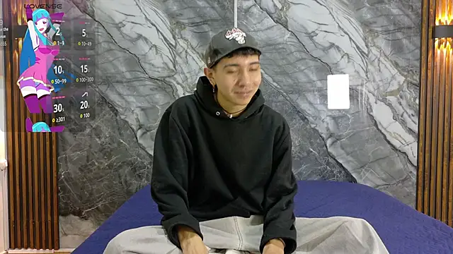 Snapshot of NoahWalker__ chatting on June 8, 11:11 am NoahWalker online show from June 8, 11:11 am