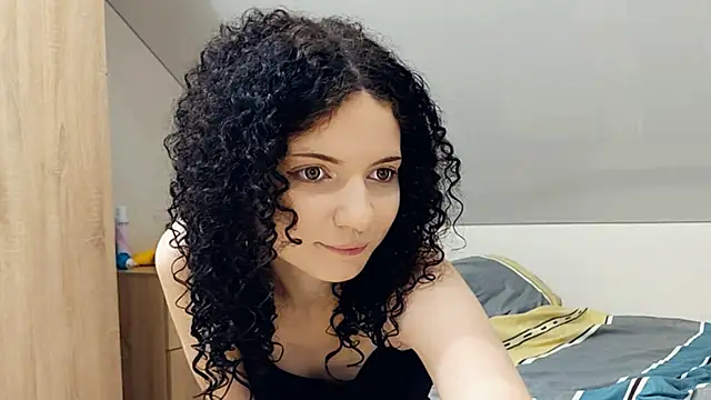 Snapshot of CinnamonCurl chatting on July 2, 12:00 am CinnamonCurl online show from July 2, 12:00 am