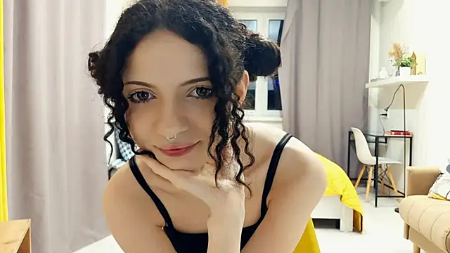 CinnamonCurl online show from May 24, 11:26 pm