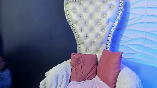 Luna  Cortez online show from May 24, 3:50 am