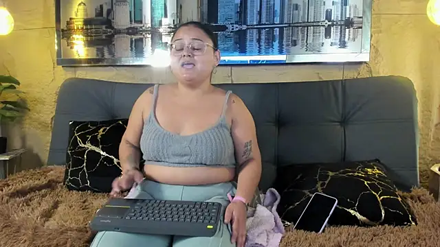 Luna  Cortez online show from May 26, 3:48 am