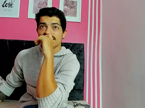 taylor Stele online show from April 17, 1:36 pm