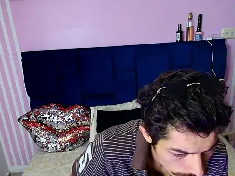 taylor Stele online show from May 5, 1:58 pm