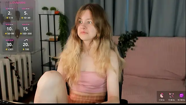 Glitch Doll online show from June 16, 6:13 am