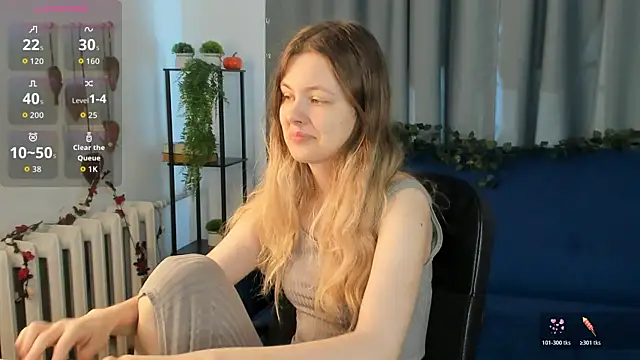 Glitch Doll online show from May 3, 6:07 am