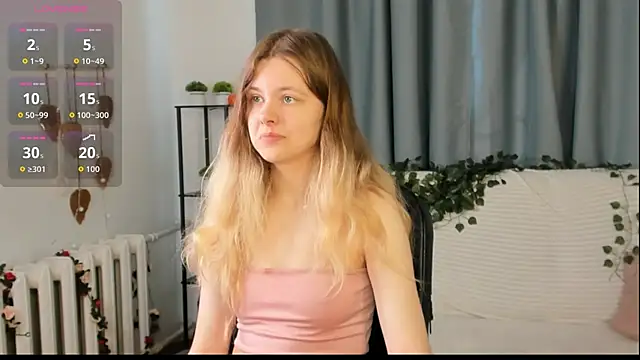 Glitch Doll online show from June 10, 5:52 am
