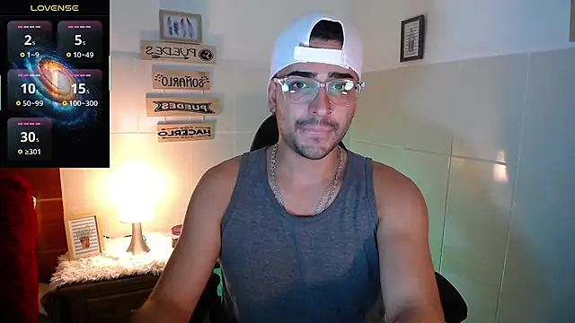 Snapshot of andders_ chatting on May 23, 12:53 am andders online show from May 23, 12:53 am