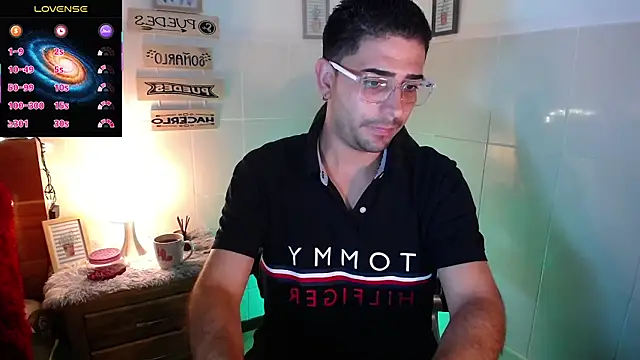 Snapshot of andders_ chatting on May 7, 1:32 am andders online show from May 7, 1:32 am