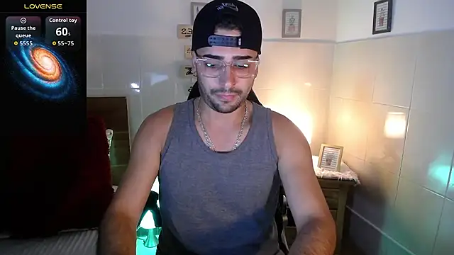Snapshot of andders_ chatting on May 15, 12:41 am andders online show from May 15, 12:41 am