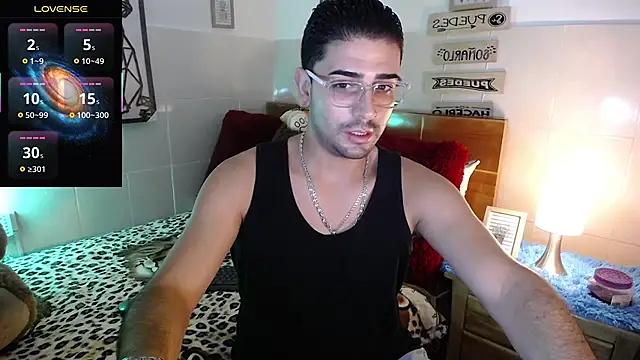 Snapshot of andders_ chatting on June 5, 1:54 am andders online show from June 5, 1:54 am