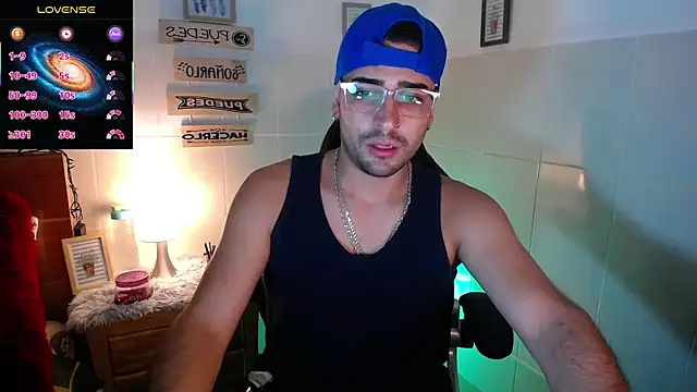 Snapshot of andders_ chatting on May 8, 5:39 pm andders online show from May 8, 5:39 pm