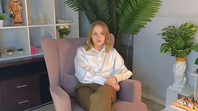 AliseVeals online show from April 17, 2:31 pm