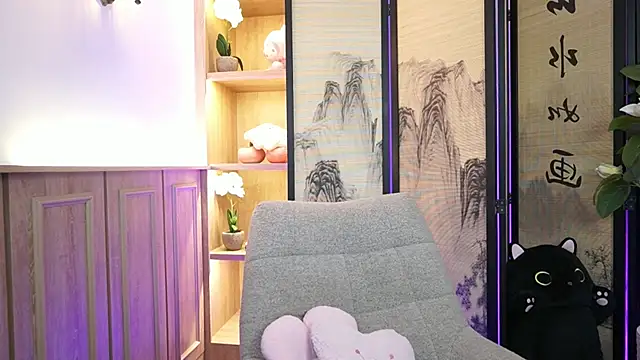 AlinaBennet  online show from July 9, 11:42 am