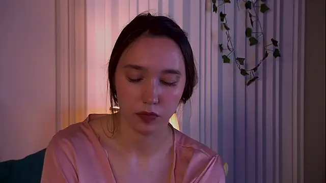 Suzaneey online show from June 14, 7:26 pm