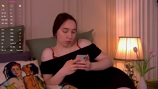 Suzaneey online show from April 30, 8:57 pm