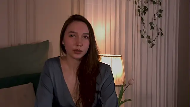 Suzaneey online show from May 28, 6:47 pm