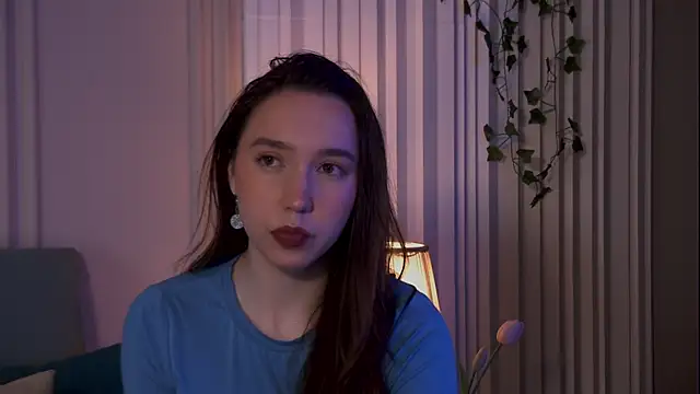 Suzaneey online show from June 6, 6:46 pm