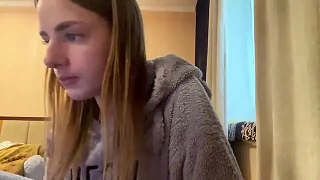 Snapshot of selianderol chatting on June 3, 11:33 am selianderol online show from June 3, 11:33 am