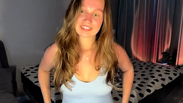 Snapshot of secretnaya_girl chatting on June 4, 11:15 am secretnaya girl online show from June 4, 11:15 am