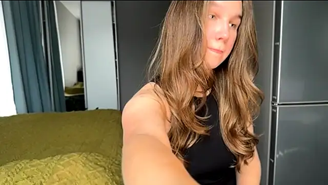 Snapshot of secretnaya_girl chatting on May 25, 6:56 am secretnaya girl online show from May 25, 6:56 am