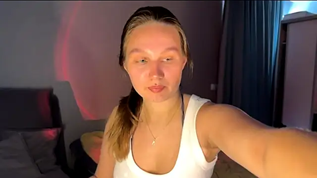 Snapshot of secretnaya_girl chatting on May 29, 7:36 am secretnaya girl online show from May 29, 7:36 am