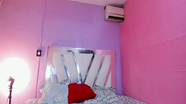 kiara sexyhot online show from May 31, 9:48 pm